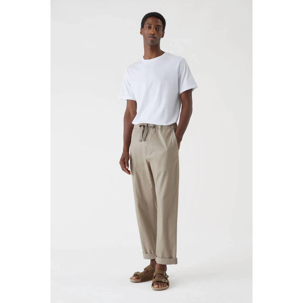 NEW CLOSED nanaimo straight pants in grey veneer